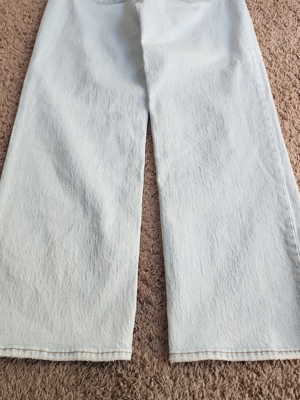 Abercrombie & Fitch The Baggy Low Rise, Light Wash Denim Blue Jeans, Sz 6 / 28 - Picture 9 of 9